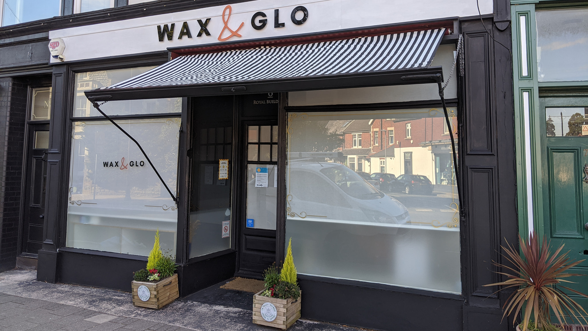 WAX & GLO View Magazines